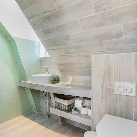 Hébergement de vacances 2 Bedroom Beautiful In