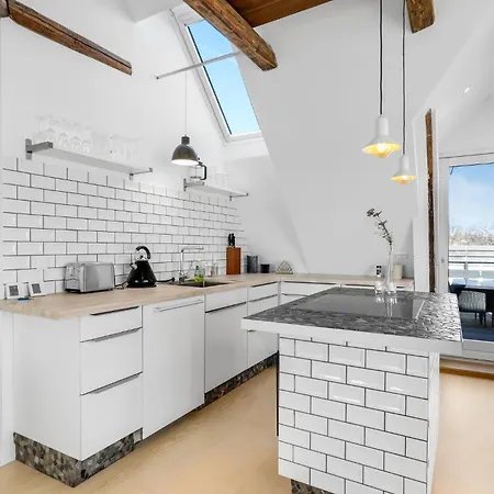 2 Bedroom Beautiful In Vakantiehuis *