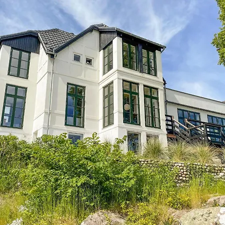 2 Bedroom Beautiful In Hébergement de vacances