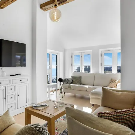 2 Bedroom Beautiful In