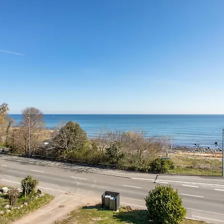 2 Bedroom Beautiful In Holiday home Allinge-Sandvig