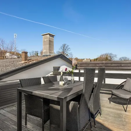 2 Bedroom Beautiful In Prázdninový dům Allinge-Sandvig